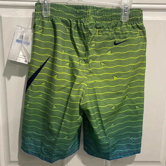 Boys Nike swim trunks - Picture 3 of 4